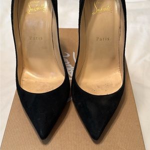 Louboutin Pigalle Follies 100 in black suede!